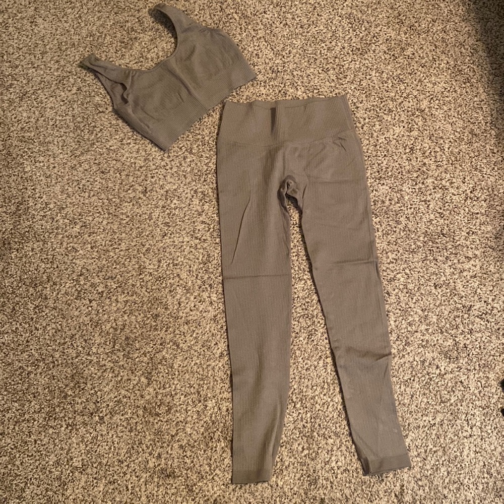 Amazon Workout Set - image 1